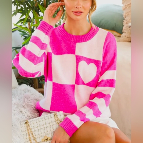 Vine & Love Pink and White Acrylic Blend Heart Sweater - Picture 1 of 8